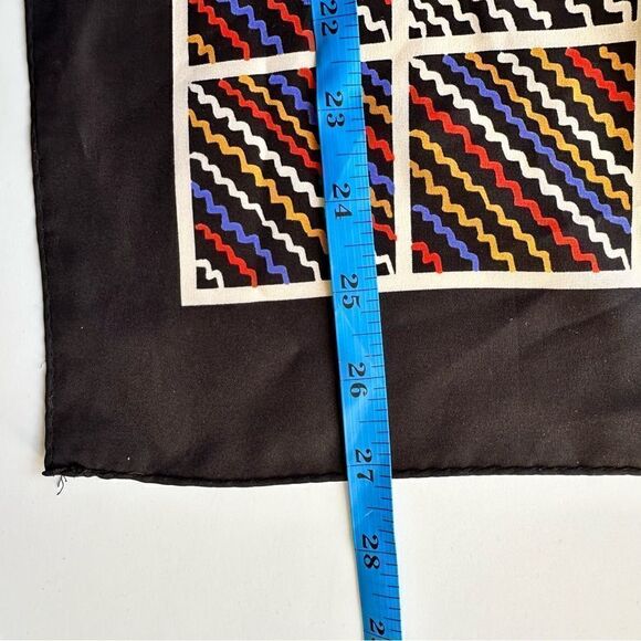 Vintage Geometric Print Scarf Black 27”X26” - Picture 8 of 8